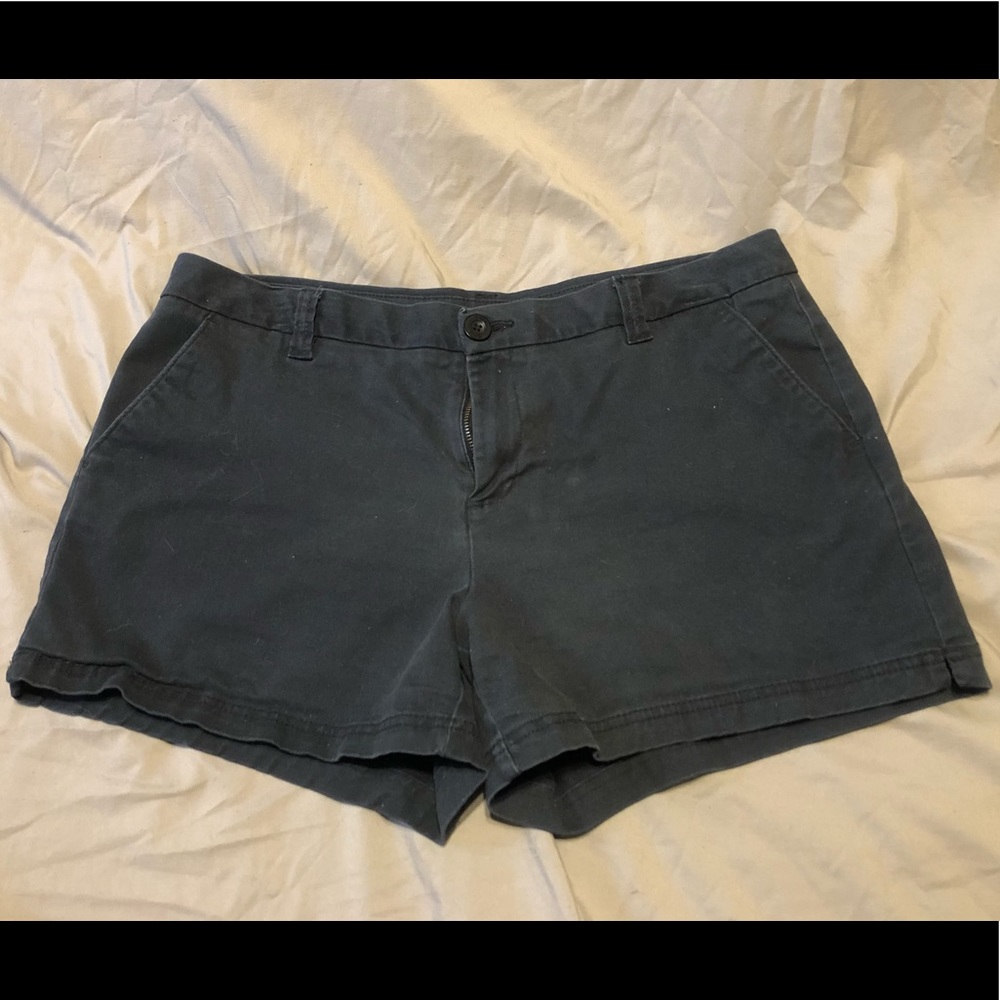 Women’s Black Cargo Shorts EUC
